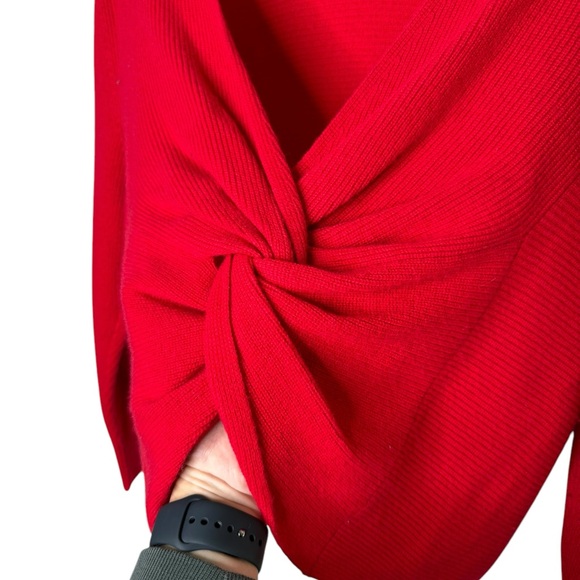 Club Monaco | 100% Cashmere Ribbed Twist Back Reversible Sweater in Red XS - Picture 5 of 7